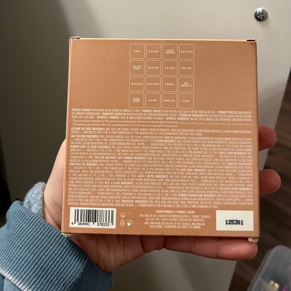 Kylie COSMETICS - Picture 3 of 3